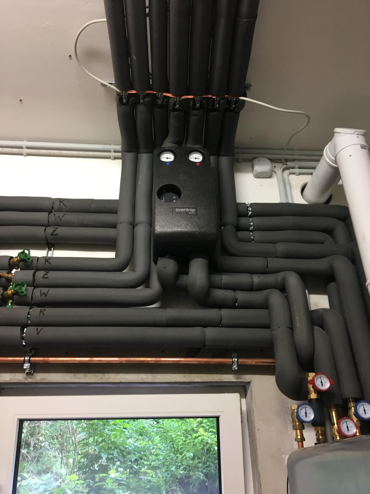 Heizungsinstallation mit Pumpengruppe